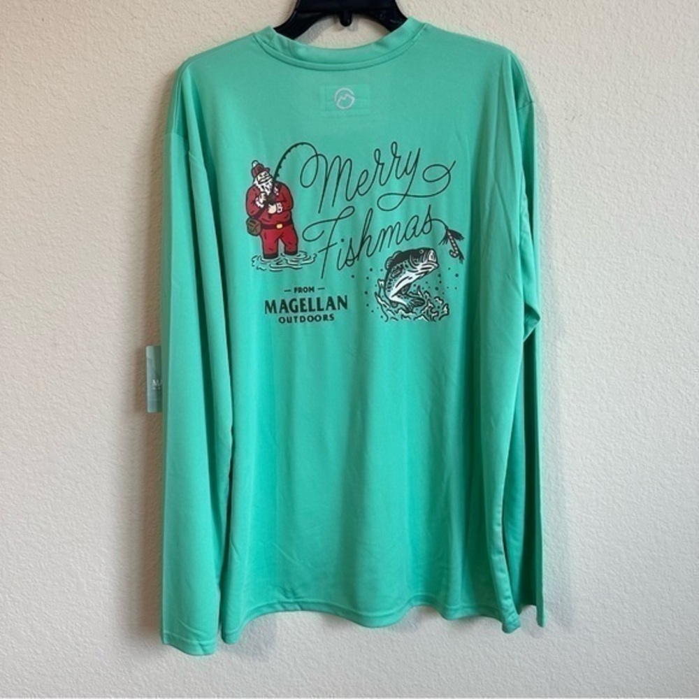 Magellan Outdoors Performance T-Shirt Fish Gear Christmas Santa Merry Fishmas